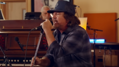 I Pearl Jam hanno eseguito dal vivo i brani dal nuovo album in diretta da Howard Stern. Guarda i video