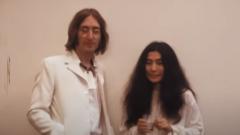 John Lennon e Yoko Ono, pubblicato un video con immagini inedite della coppia. Guardalo qui
