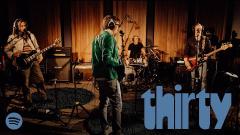 I Weezer hanno suonato un set dedicato ai 30 anni del Blue Album. Guarda il video