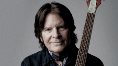 John Fogerty: scarica la webzine dedicata al leggendario rocker