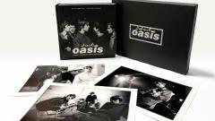 Speciale Oasis: scopri come avere la versione limited edition del libro Definitive Oasis in formato box regalo e gadget