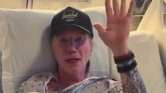 Goo Goo Dolls, John Rzeznik ricoverato in ospedale per una polmonite. Guarda il video