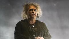 The Cure, Robert Smith: "Ho scritto una canzone che potrebbe essere un singolo natalizio"