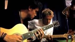 The Police, quella volta che Andy Summers insegnò "Message In A Bottle" a John Mayer. Guarda il video