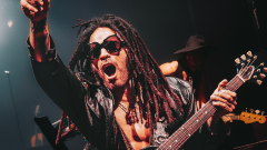 Lenny Kravitz: le foto e la scaletta del concerto a Bologna