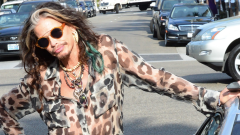 Steven Tyler, la figlia Mia avverte i fan sulle truffe online a nome di suo padre: "State attenti, non fatevi fregare"