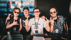 Shame: le foto più belle dell'intervista a Virgin Radio