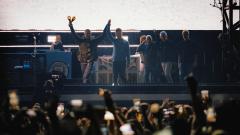 Oasis: i video ufficiali della reunion. Cardiff, 4 luglio 2025