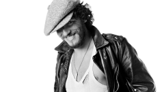 Bruce Springsteen: ascolta ora Lonely Night In The Park. Il brano è stato pubblicato per celebrare i 50 anni di Born To Run