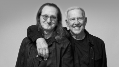 Rush, Geddy Lee parla della reunion della band con la nuova batterista Anika Nilles: “Ha dovuto entrare nella mente di Neil Peart”