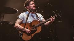 Mumford & Sons: le foto più belle e la scaletta del concerto a Bologna