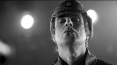 Liam Gallagher, pubblicato il video ufficiale di Everything's Electric. Guardalo qui