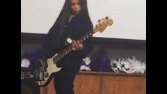 Il figlio 12enne di Robert Trujillo dei Metallica bassista dei Korn in tour