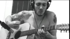 Il giorno in cui i Red Hot Chili Peppers registrarono Breaking The Girl. Scopri la storia e guarda il video in studio