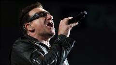 U2: Bono rimane improvvisamente senza voce. Concerto interrotto a Berlino. Guarda i video