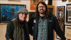 Brian Johnson degli AC/DC pubblica in streaming le sue trasmissioni TV. Guarda la puntata integrale con Dave Grohl
