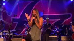 I Foo Fighters reinterpretano Somebody To Love dei Queen durante il primo concerto con pubblico. Guarda il video