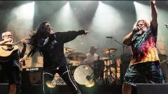 Amy Lee degli Evanescence si è esibita a sorpresa con i Tenacious D. Guarda le foto e i video