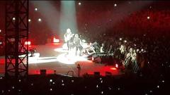 Metallica: a Bologna omaggiano Lucio Dalla con Caruso nell'ultima data italiana! Guarda il video