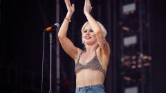Amyl and the Sniffers: la band ha offerto da bere ai fan di Melbourne dopo l'annullamento di un concerto