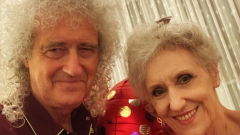 Queen, Brian May racconta la malattia: "Mia moglie mi ha salvato la vita, sarò per sempre in debito con lei"