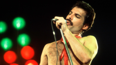 Queen, il giorno in cui Freddie Mercury si presentò al mondo con i baffi. La storia