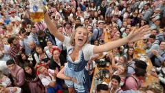 Oktoberfest 2022: a Monaco di Baviera fino al 3  ottobre il più grande evento mondiale a tema birra! Guarda le foto