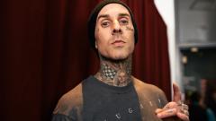 Blink-182, Travis Barker: la causa del ricovero d'urgenza potrebbe essere una pancreatite