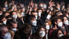Covid, concerto rock a Barcellona con 5000 persone, tutte sottoposte a test e tamponi. Guarda le foto e i video
