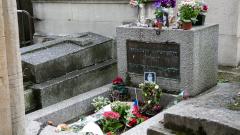 Jim Morrison: guarda le foto della sua tomba a Parigi nel cimitero di Père-Lachaise