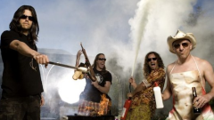 Tool: la band continua a registrare il nuovo album dopo la sventata tragedia degli incendi in California. Le foto in rete