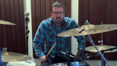 Foo Fighters, Dave Grohl ha scritto una canzone per Nandi Bushell, la bambina che l’ha sfidato (e battuto) in una drum battle. Guarda il video