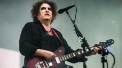 The Cure: Robert Smith racconta la storia di Friday I’m In Love