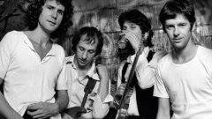 Dire Straits, John Illsley – La mia vita nei Dire Straits. Partecipa all'estrazione finale del box con libro + t-shirt