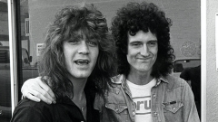 Brian May e quella volta che si ubriacò con Eddie Van Halen: “È stata una delle poche volte nella mia vita in cui ho perso il controllo” 