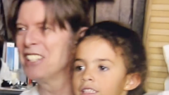 David Bowie: la figlia Lexi ha condiviso un video emozionante dove canta (da piccola) con suo padre. Guarda il video