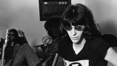 Joey Ramone: la storia della più grande icona punk di sempre