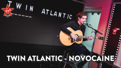 Twin Atlantic: guarda l'esibizione di Novocaine acustica sul palco di Virgin Radio