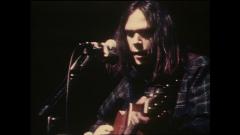 Neil Young pubblica “Young Shakespeare”, un live inedito solista del 1971. Tutti i dettagli