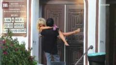 Pam And Tommy, il matrimonio tra Tommy Lee e Pamela Anderson in un video dalla serie pubblicato in rete. Guardalo qui