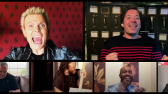 Coronavirus, Billy Idol suona "Dancing With Myself" in quarantena ospite di Jimmy Fallon! Guarda il video