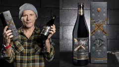 Birra, gli Iron Maiden annunciano la nuova Trooper X per il decimo anniversario: un'Imperial Stout da 10%