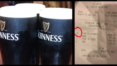 Irlanda, riaprono i pub dopo il lockdown. Uomo paga 42 BIRRE in un'ora e mezza