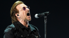 U2, Bono ha pubblicato un nuovo brano solista "Eden: To Find Love" insieme a Linda Perry. Ascoltalo qui e guarda il video