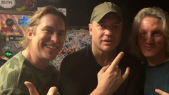 Brendan Fraser porta il figlio di 16 anni a una jam al Whisky A Go Go dopo aver vinto l'Oscar. Guarda le foto