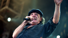 AC/DC, Brian Johnson racconta le sue prime esperienze con il rock: "Il mio primo disco? Lo rubai, era di Bob Dylan"