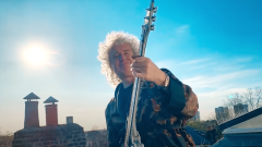 Brian May pubblica il nuovo singolo benefico "Get Up" assieme alle Kings Daughters. Guarda il video realizzato in quarantena