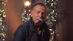 Bruce Springsteen ha suonato in diretta dal vivo con la E Street Band per la prima volta dopo quattro anni! Guarda il video