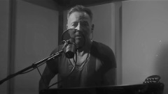 Bruce Springsteen ha pubblicato il nuovo video di The Power of Prayer. Guardalo qui