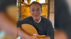 Coronavirus, Bruce Springsteen lancia una raccolta fondi per le persone più vulnerabili: “Questi sono tempi incerti, restate a casa”
